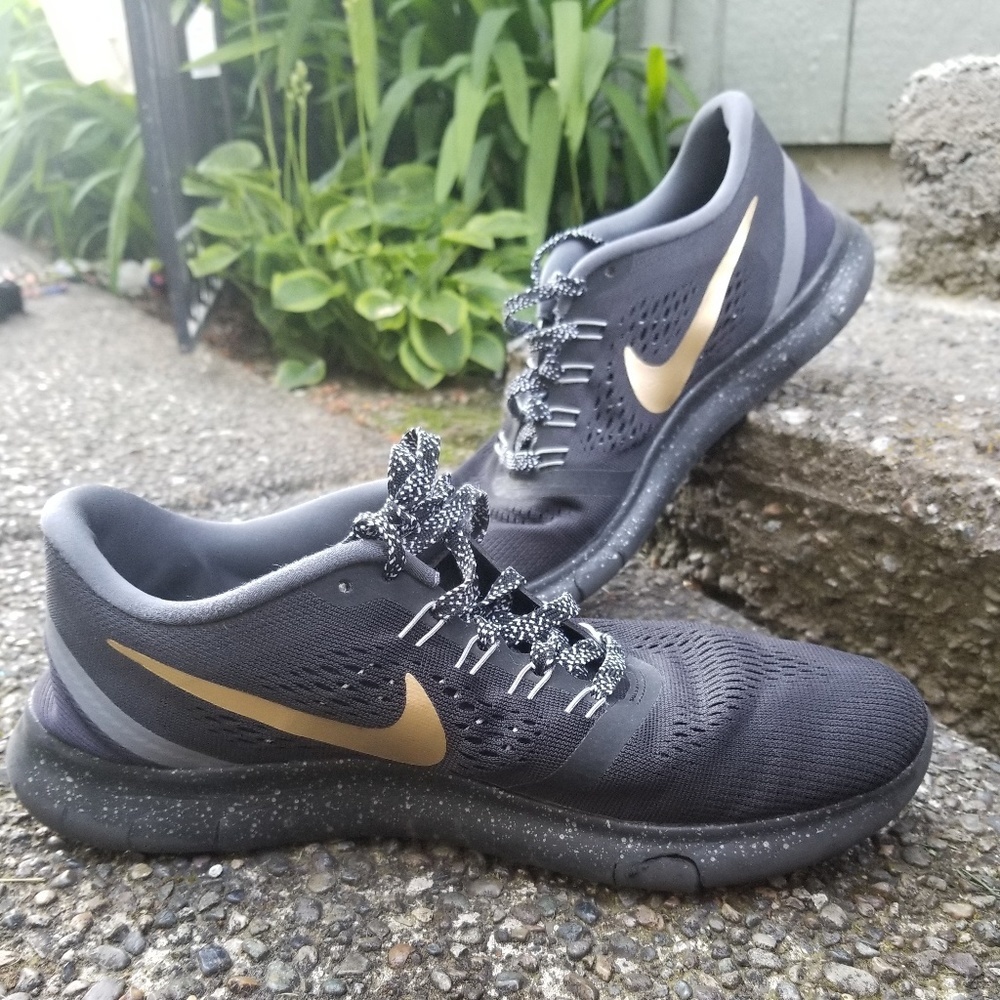 Black & Gold Nike ID Free Flyknit Size 8.5